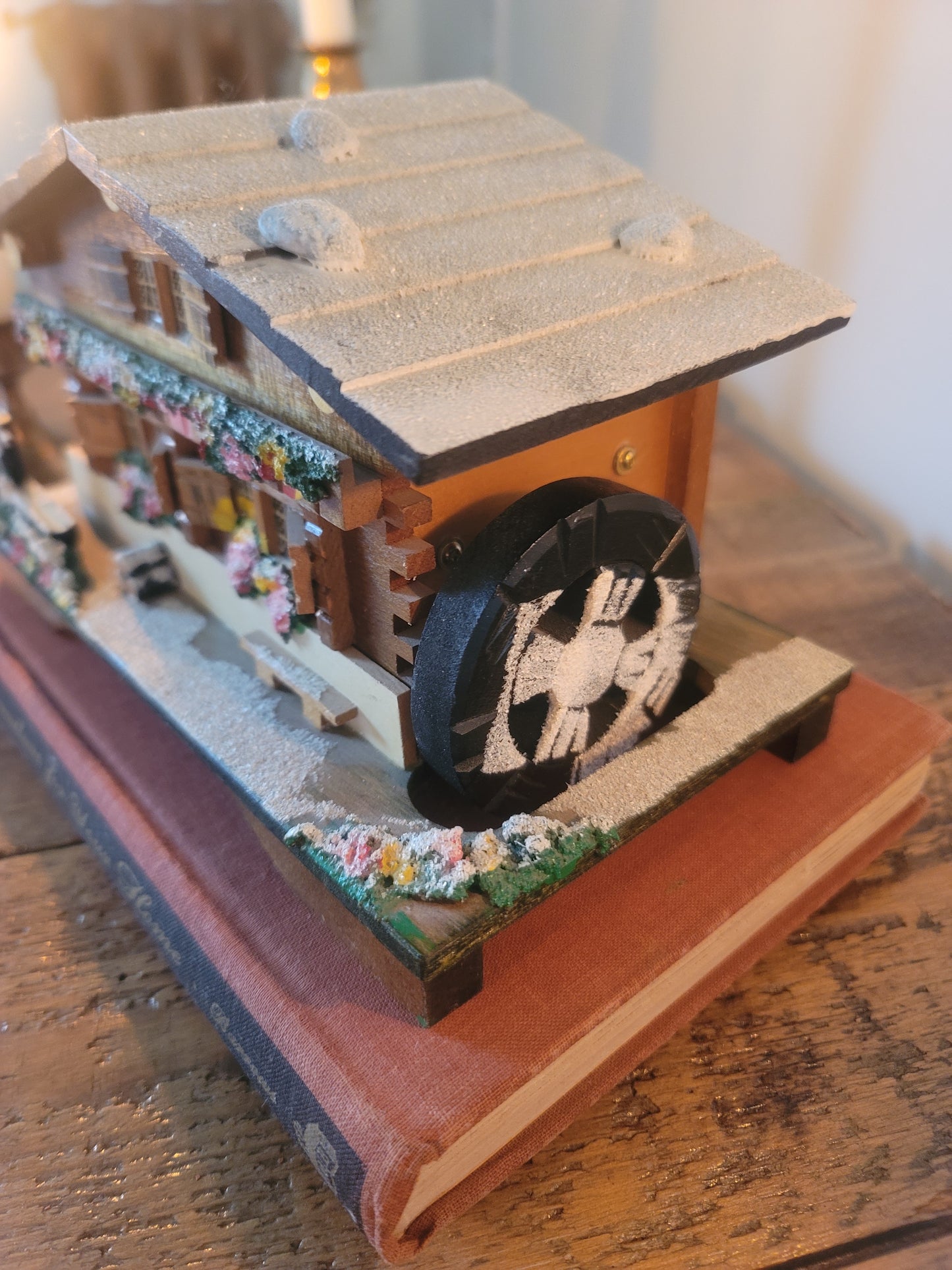 Winter Cottage Keepsake Box