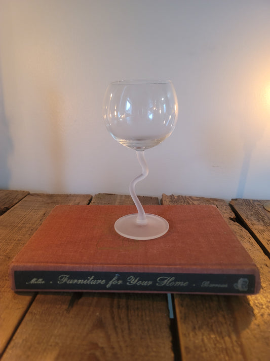 Single Wavy Frosted Wine Glass