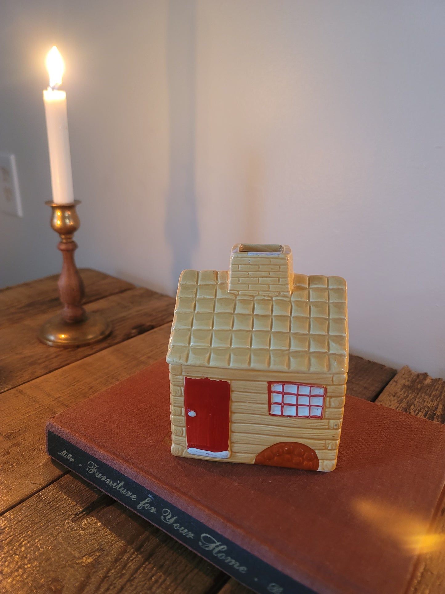 Ceramic Log Cabin Keepsake