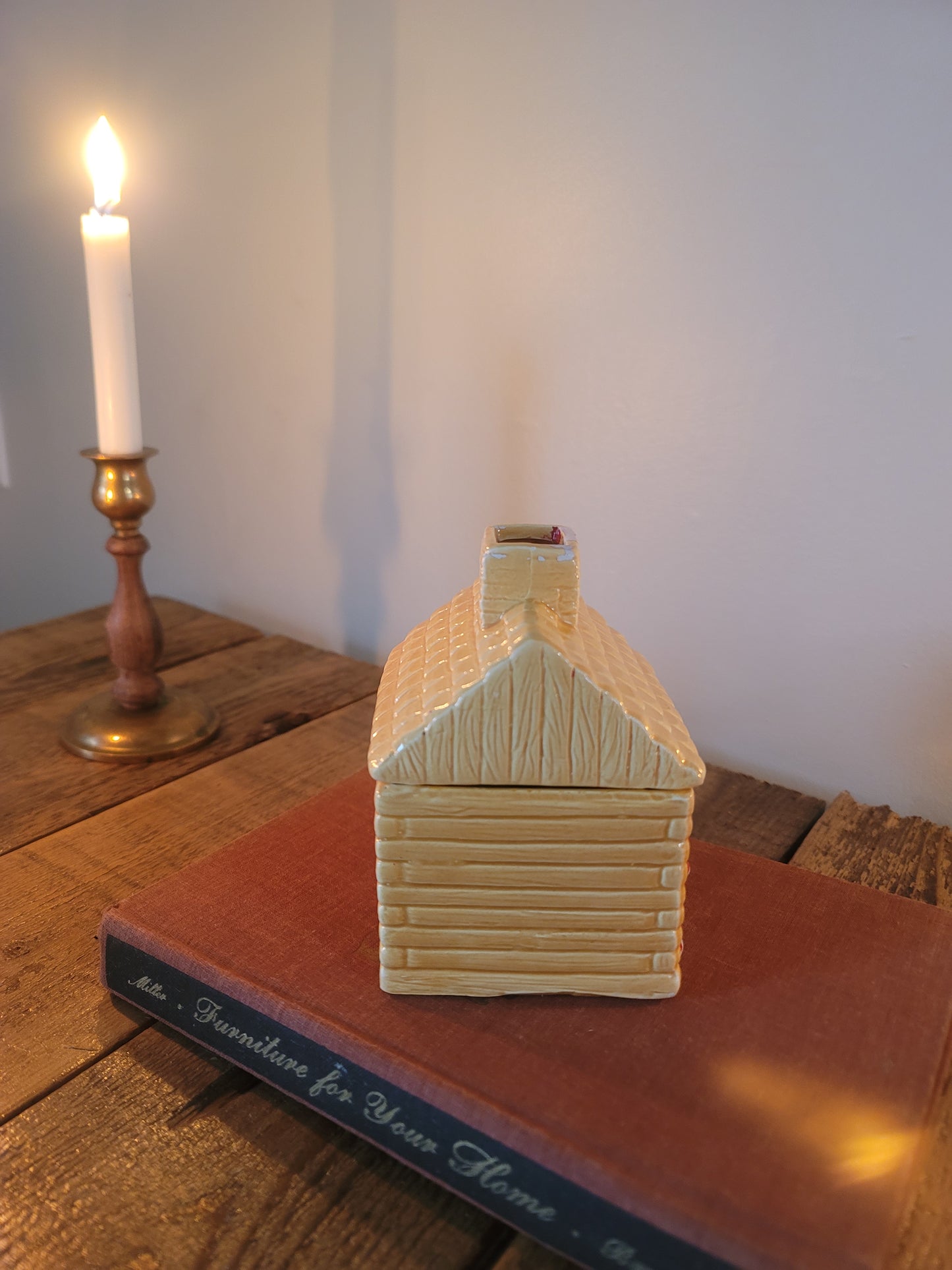 Ceramic Log Cabin Keepsake