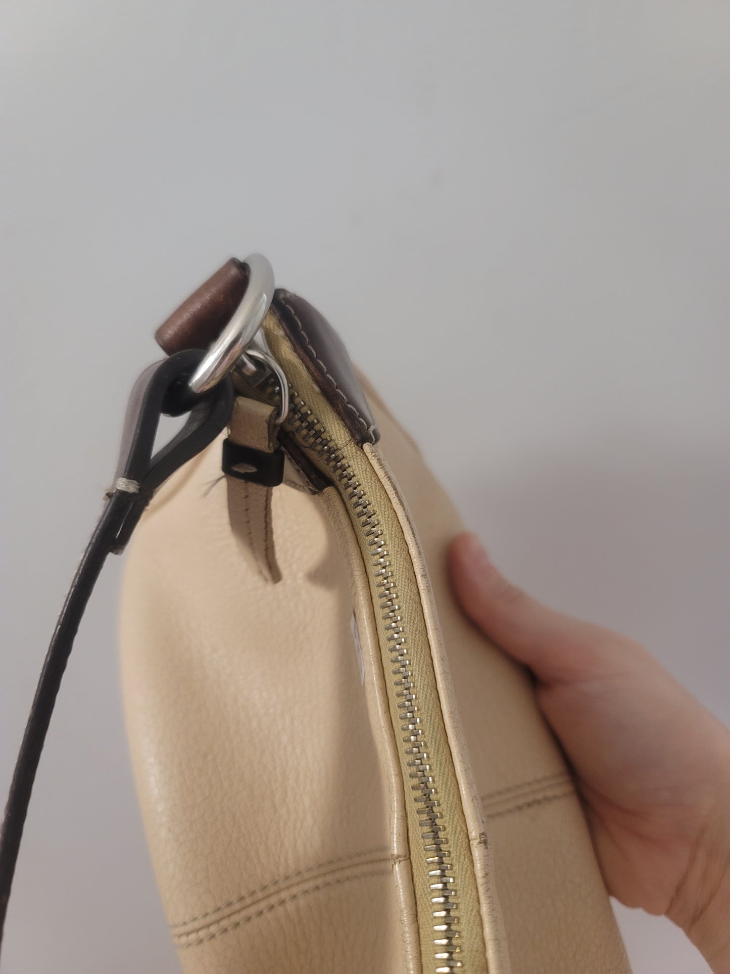 Dooney & Bourke Baguette handbag